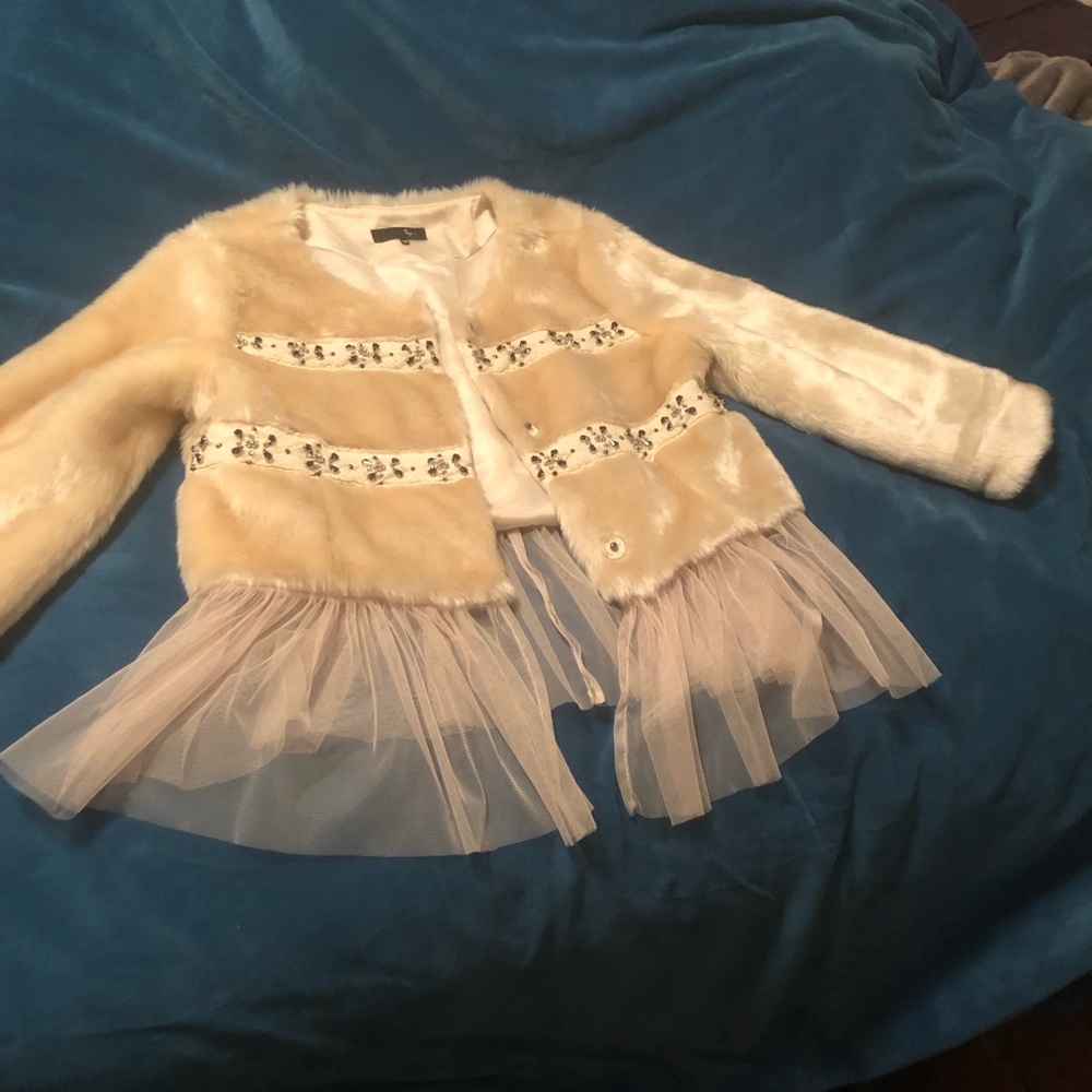 Kyu faux fur crop jacket with tulle & gemstones M